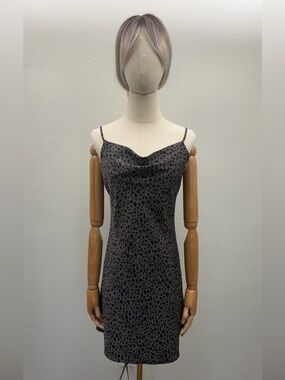 Trendy Audrey 3+1 slip dress in a chic gray & black leopard print Size M